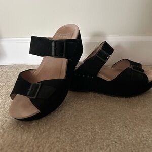 Dansko Platform Buckle Sandals Black suede/leather size 36